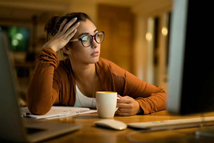 reading emails on pc after work hours