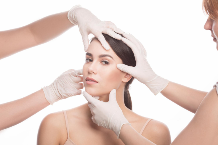 woman undergoing a facelift procedure