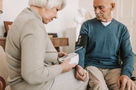 A controversial Trump-era Medicare pilot that uses AI to decide seniors’ care is drawing anger from doctors and patients amid high denial rates, long delays and financial incentives to refuse treatment
